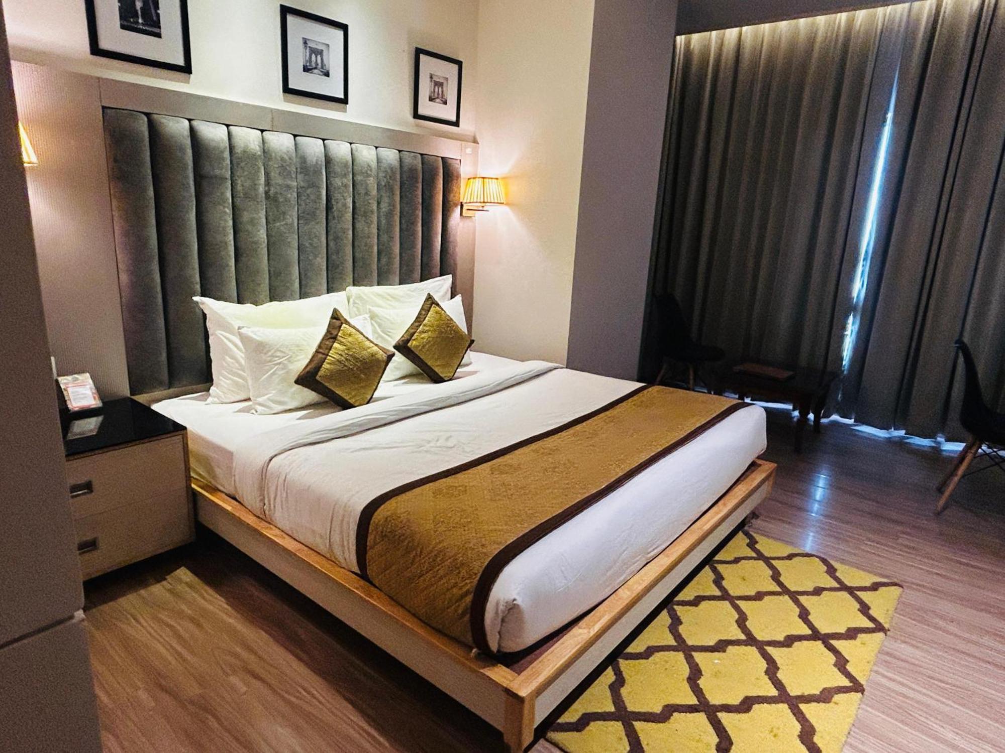 Hotel Sakura Gold 古尔冈 外观 照片
