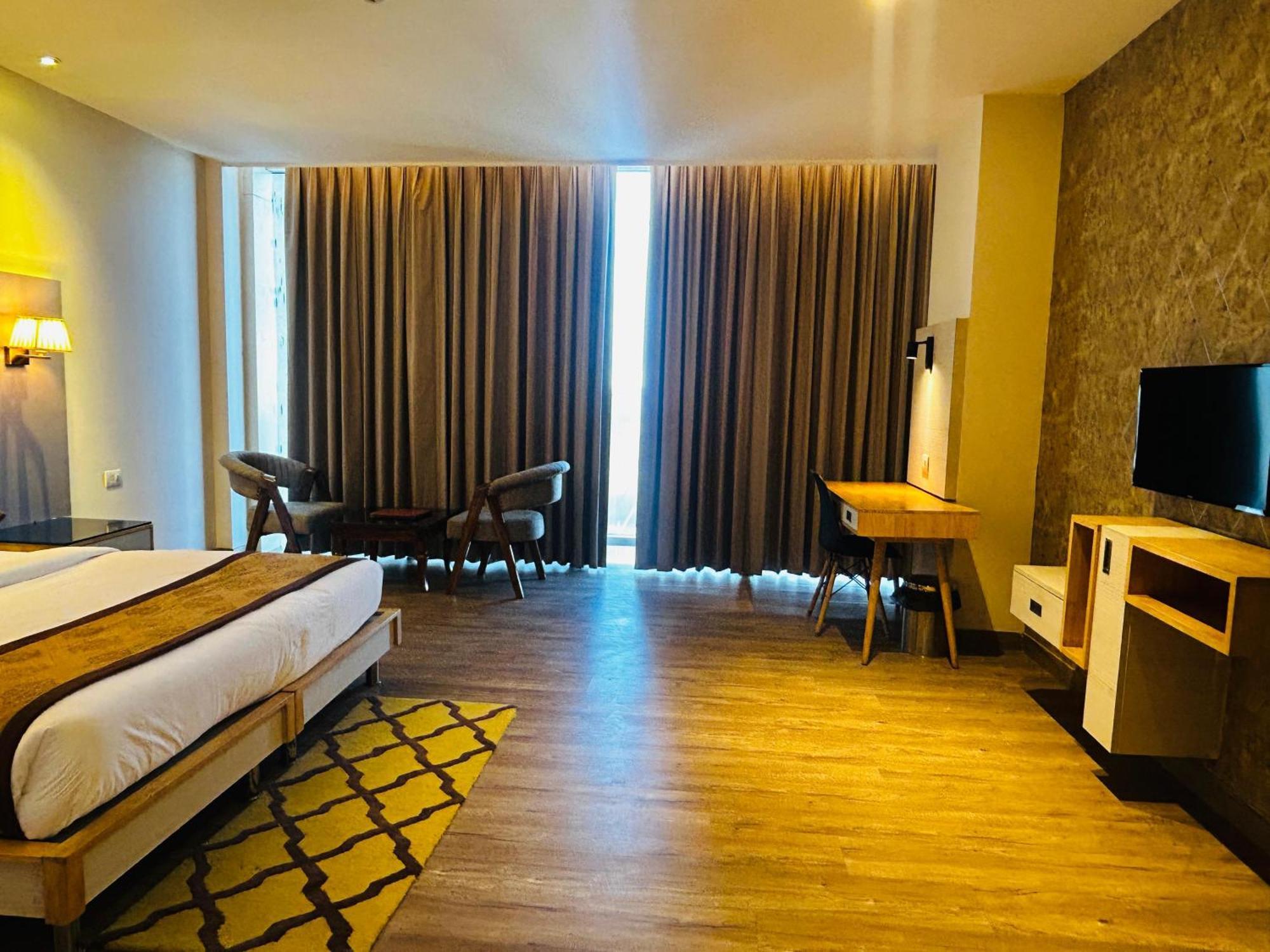 Hotel Sakura Gold 古尔冈 外观 照片