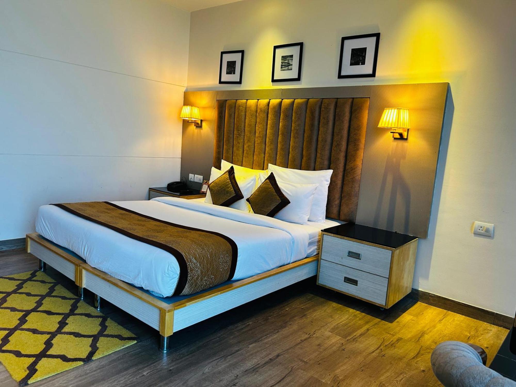 Hotel Sakura Gold 古尔冈 外观 照片